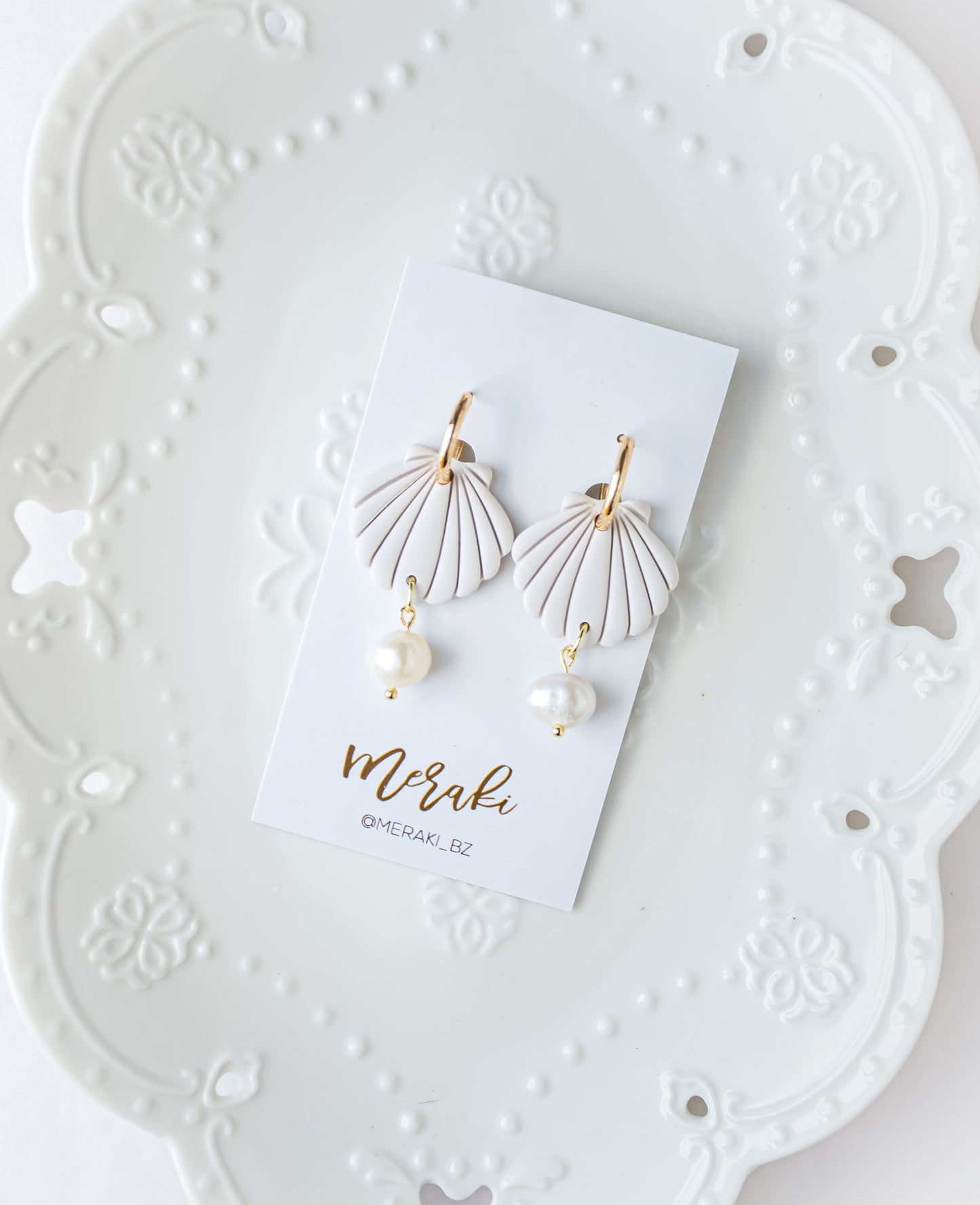 Seashell + Pearl (hoop)