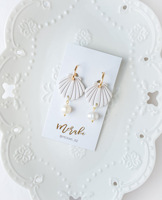 Seashell + Pearl (hoop)